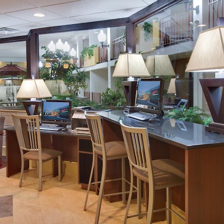 Готель Doubletree By Hilton Austin, Mn Екстер'єр фото
