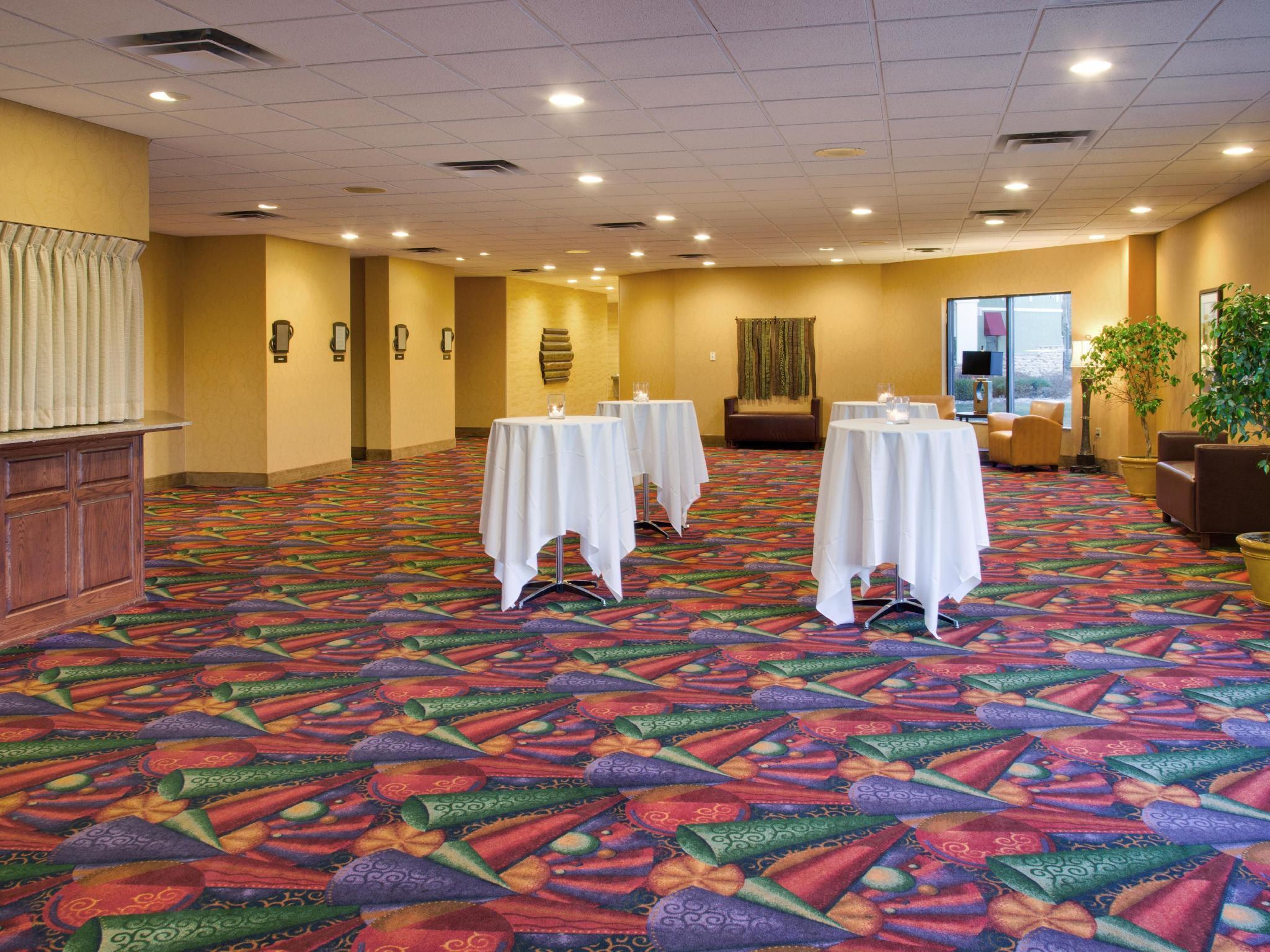 Готель Doubletree By Hilton Austin, Mn Екстер'єр фото