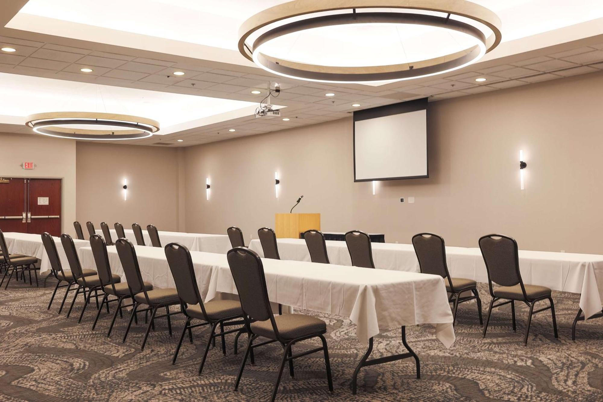 Готель Doubletree By Hilton Austin, Mn Екстер'єр фото