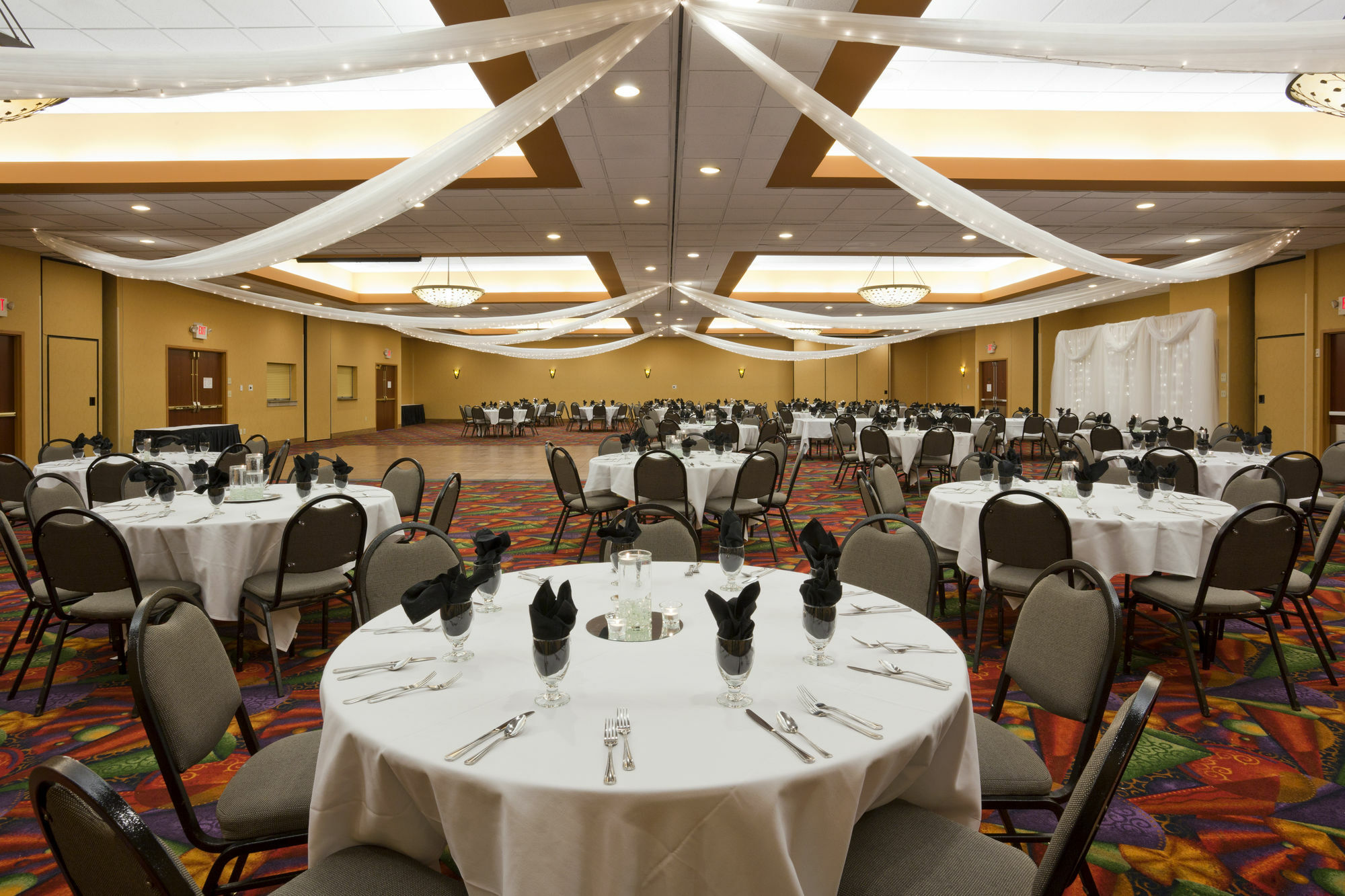Готель Doubletree By Hilton Austin, Mn Екстер'єр фото